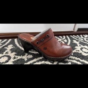 Size 8 Born Brown Corii Heel